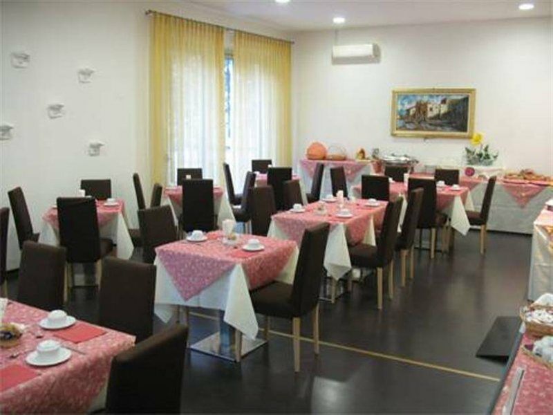 Club Meeting Hotel Rimini Eksteriør bilde